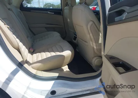 2014 Ford Fusion Se z USA, uszkodzony, nr VIN 1FA6P0H7XE5370069